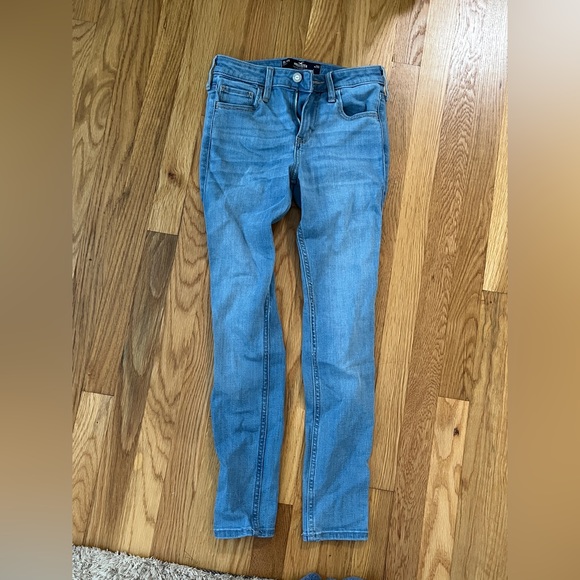 Hollister Jeans Bundle - two high rise, one mid rise - Picture 6 of 8